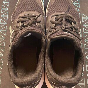 Asics Upcourt 5 Volleyball Shoe Women's 8.5